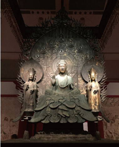 再現された釈迦三尊像